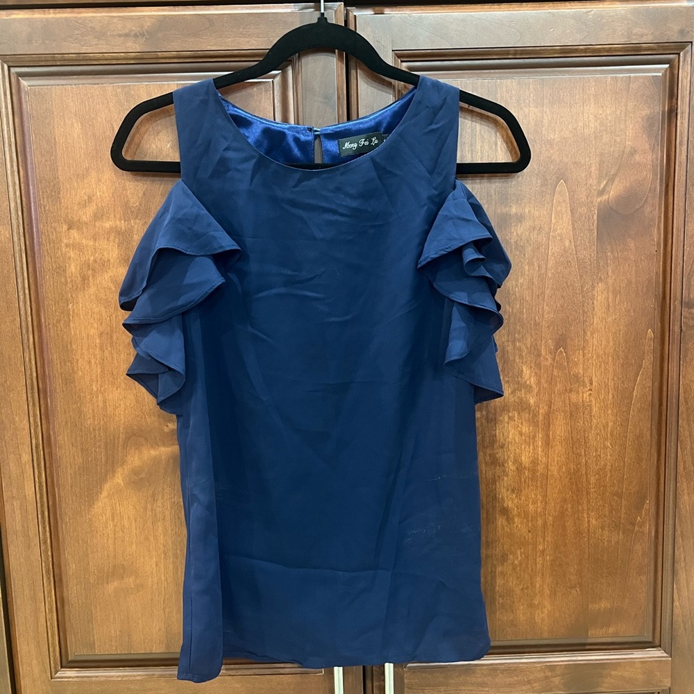 Meng Fei Lu cold shoulder blouse size small